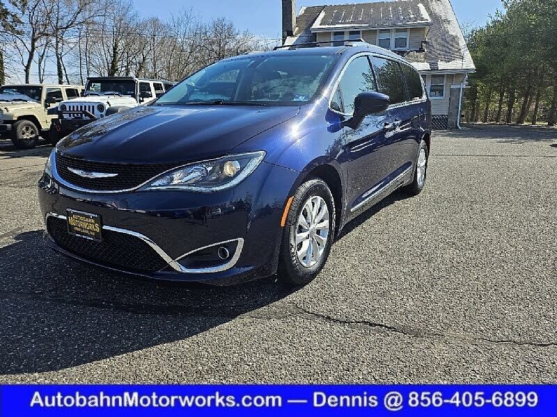 2019 CHRYSLER Pacifica