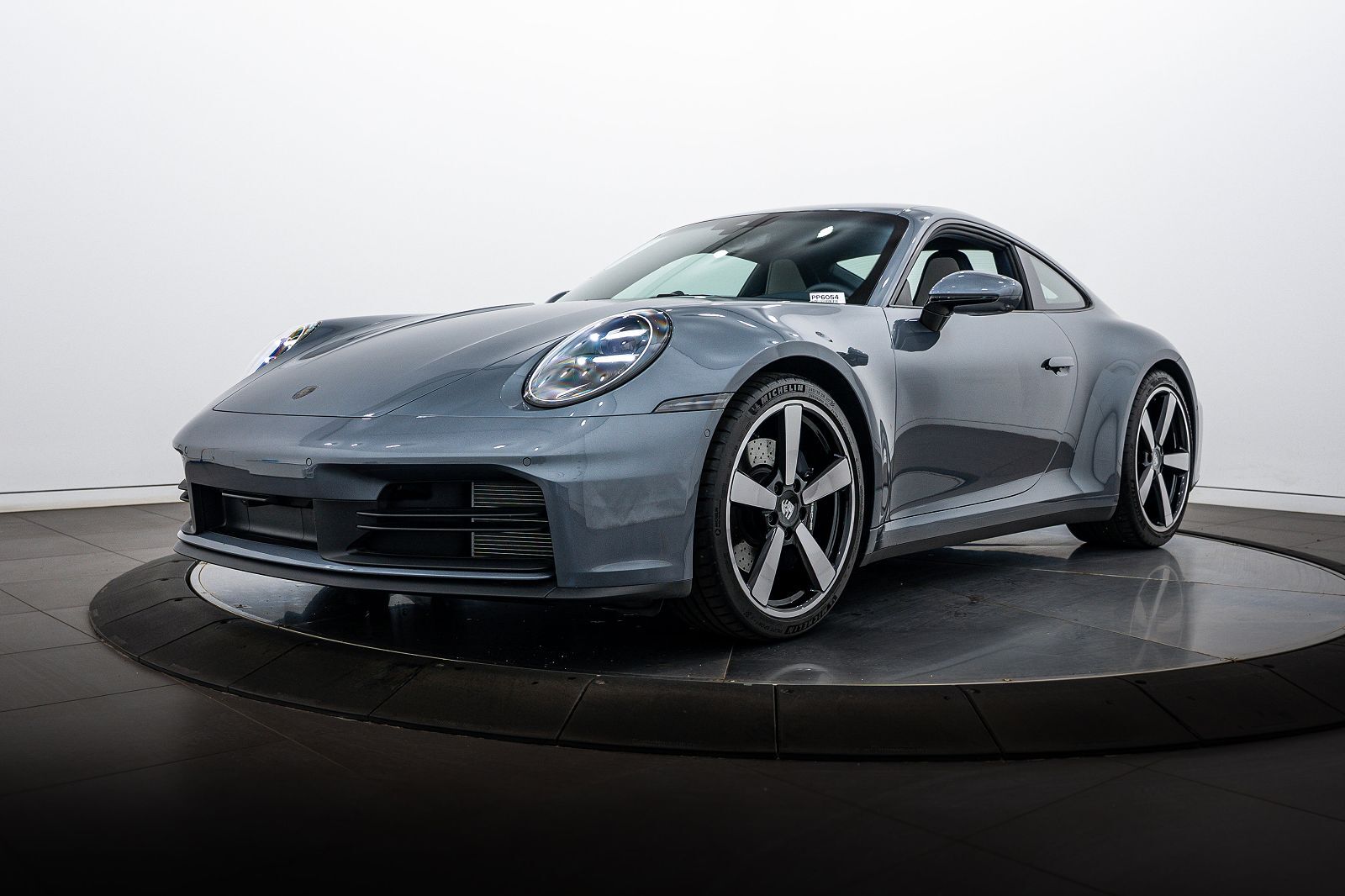 2025 PORSCHE 911