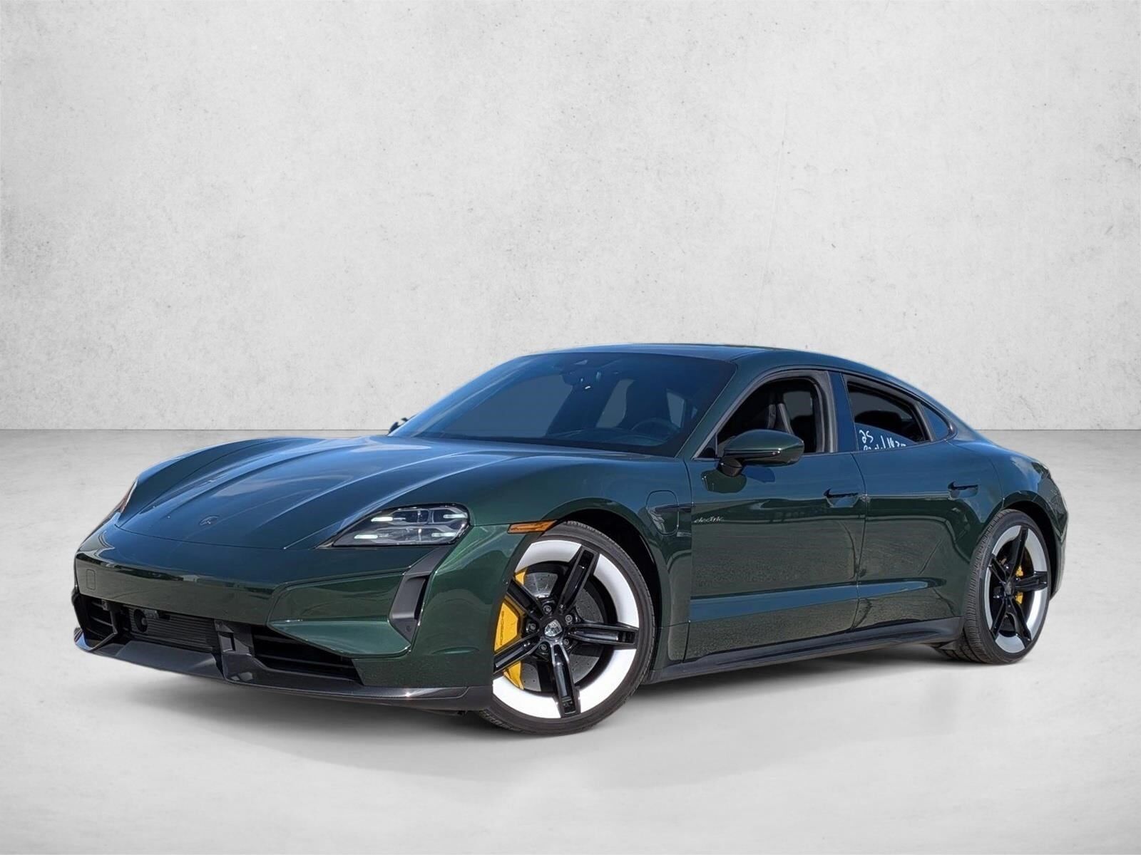 2025 PORSCHE Taycan