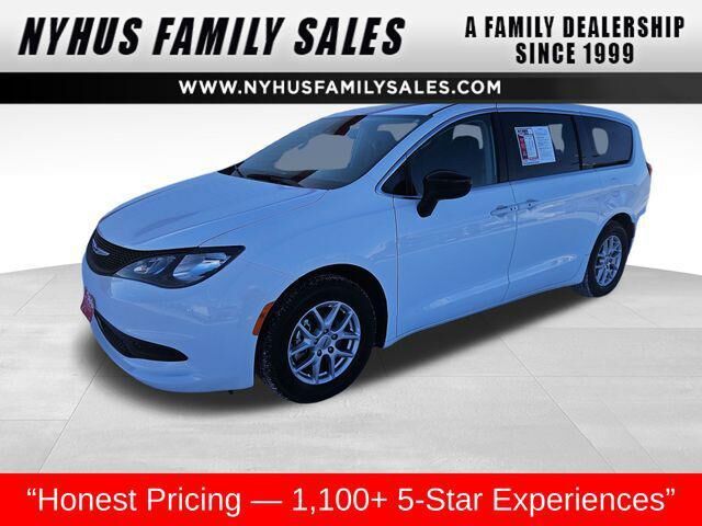 2024 CHRYSLER Voyager
