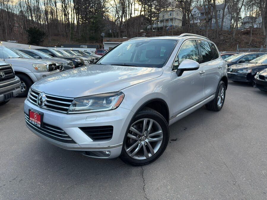 2016 VOLKSWAGEN Touareg