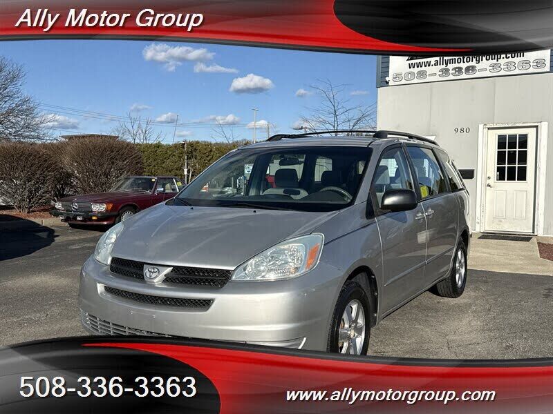 2004 TOYOTA Sienna