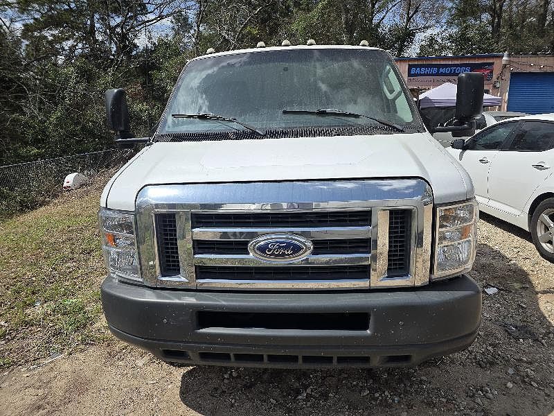 2011 FORD E-450