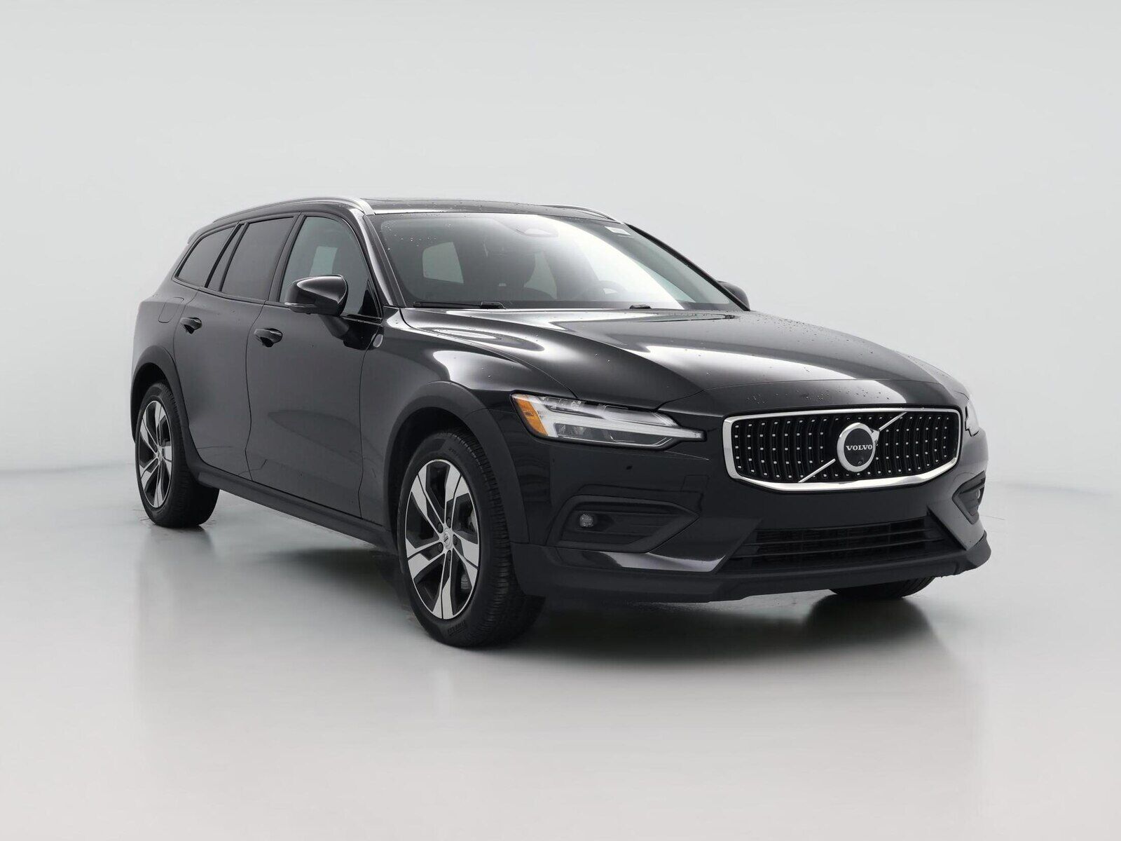 2025 VOLVO V60CC