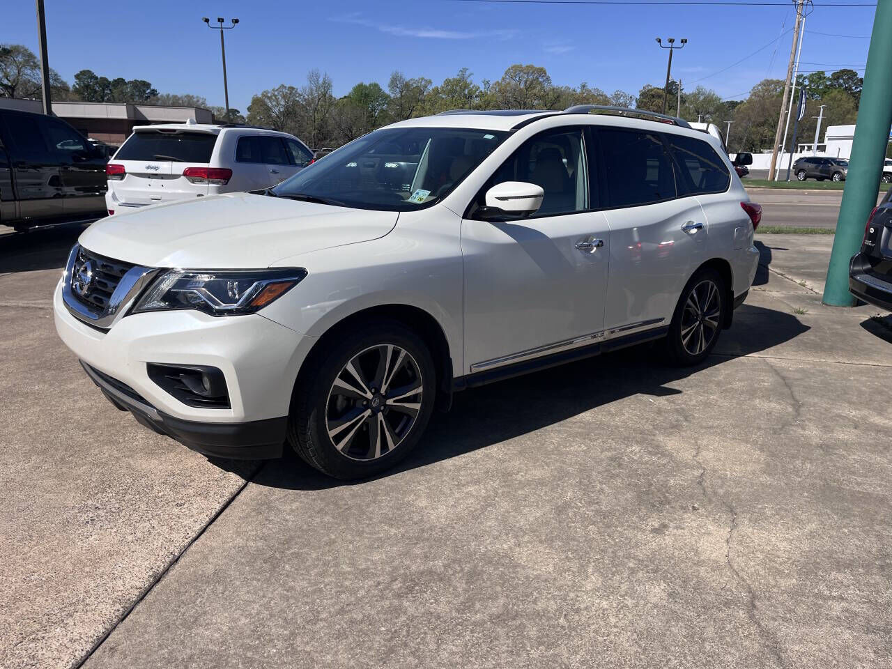 2020 NISSAN Pathfinder