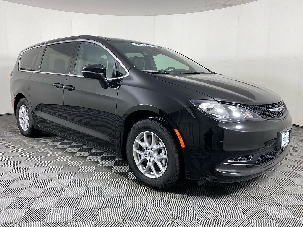 2025 CHRYSLER Voyager