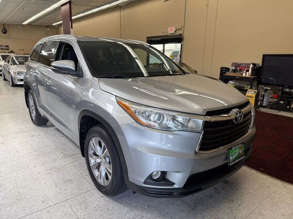 2015 TOYOTA Highlander