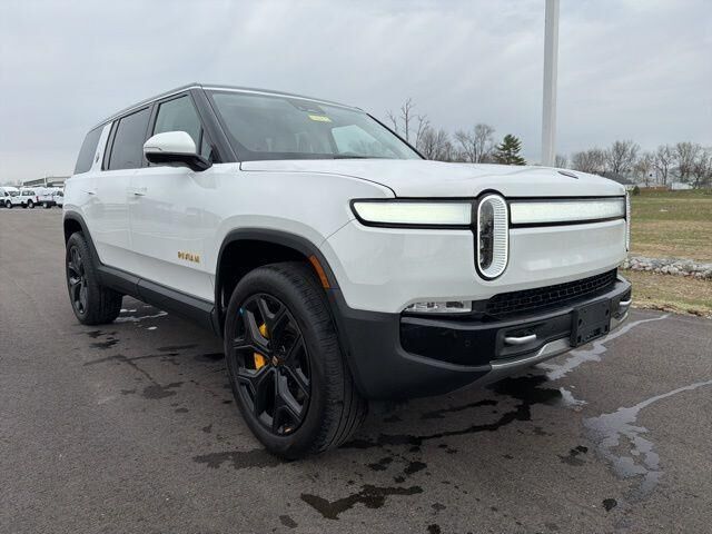 2024 RIVIAN R1S