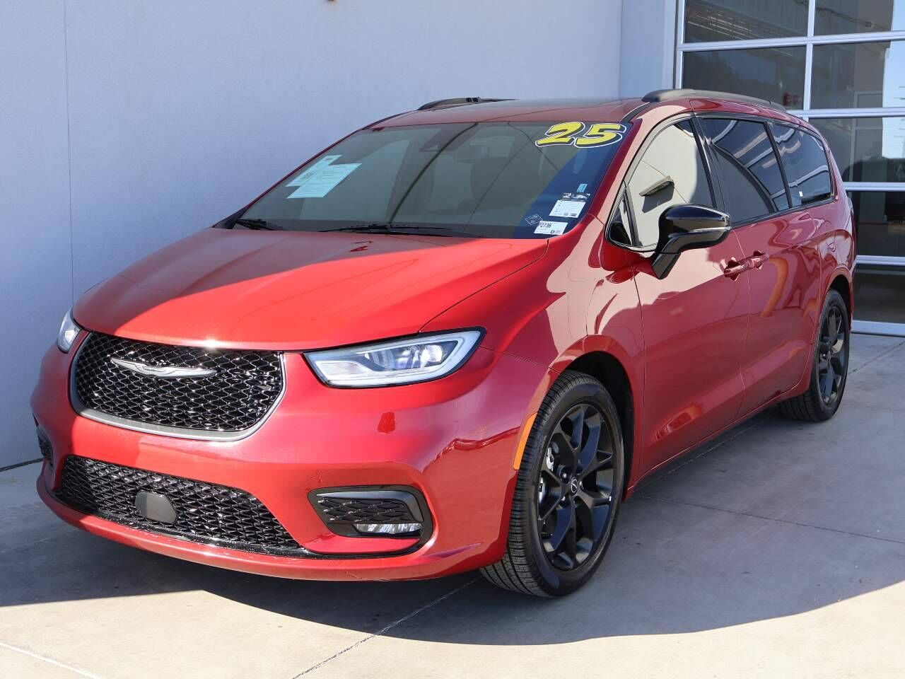 2025 CHRYSLER Pacifica