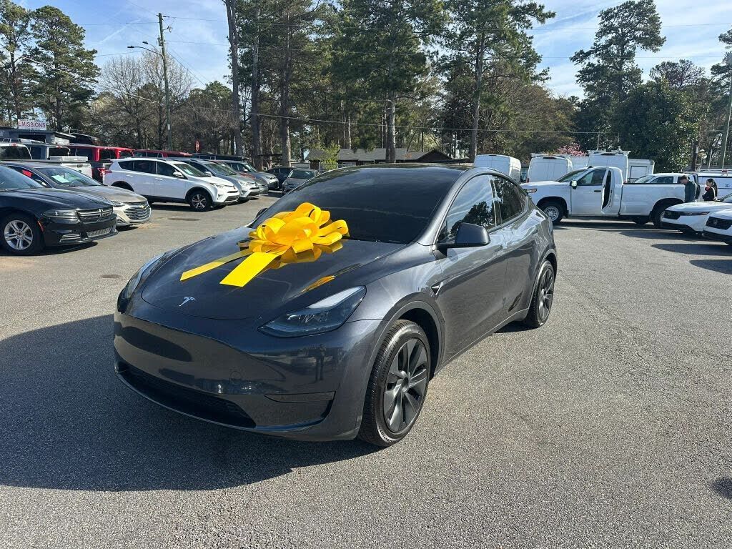 2024 TESLA Model Y