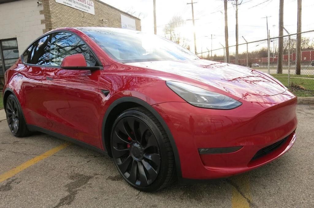 2023 TESLA Model Y