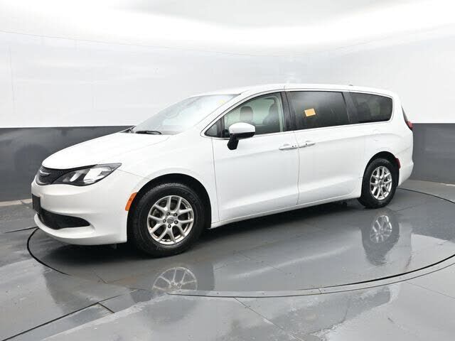 2022 CHRYSLER Voyager