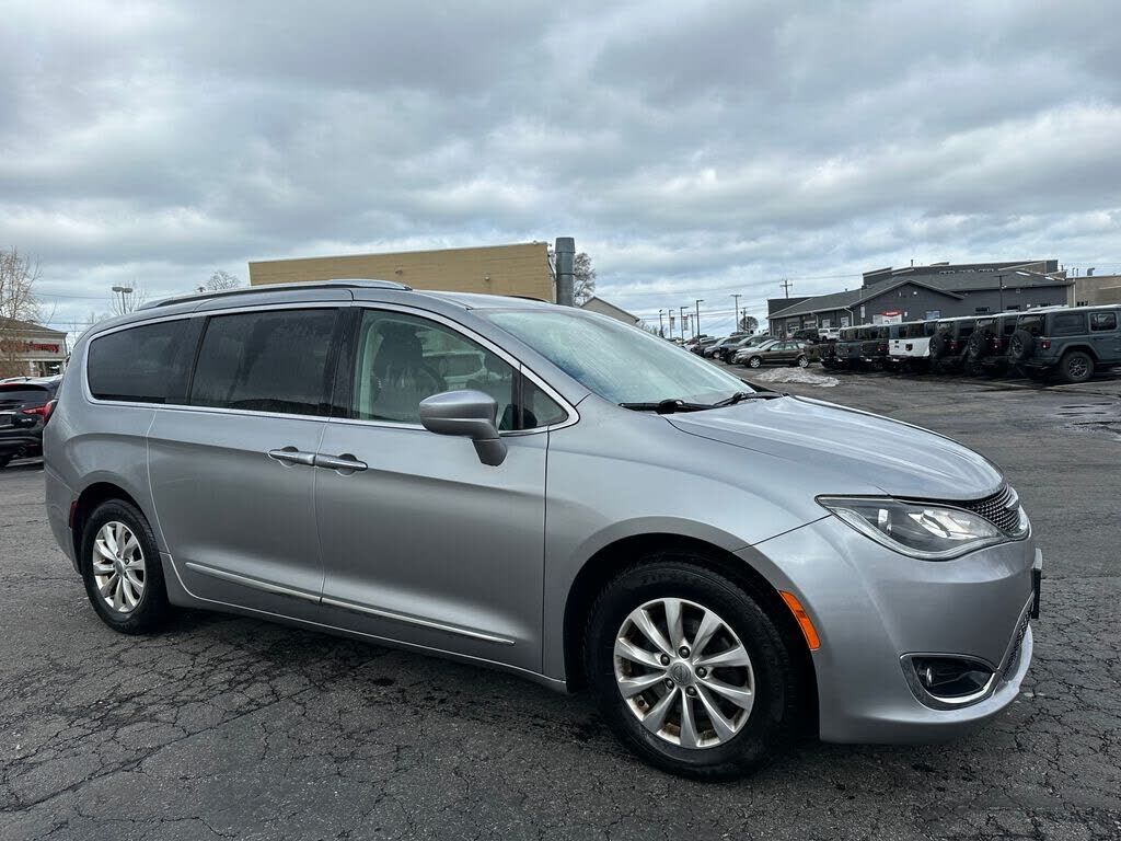 2019 CHRYSLER Pacifica