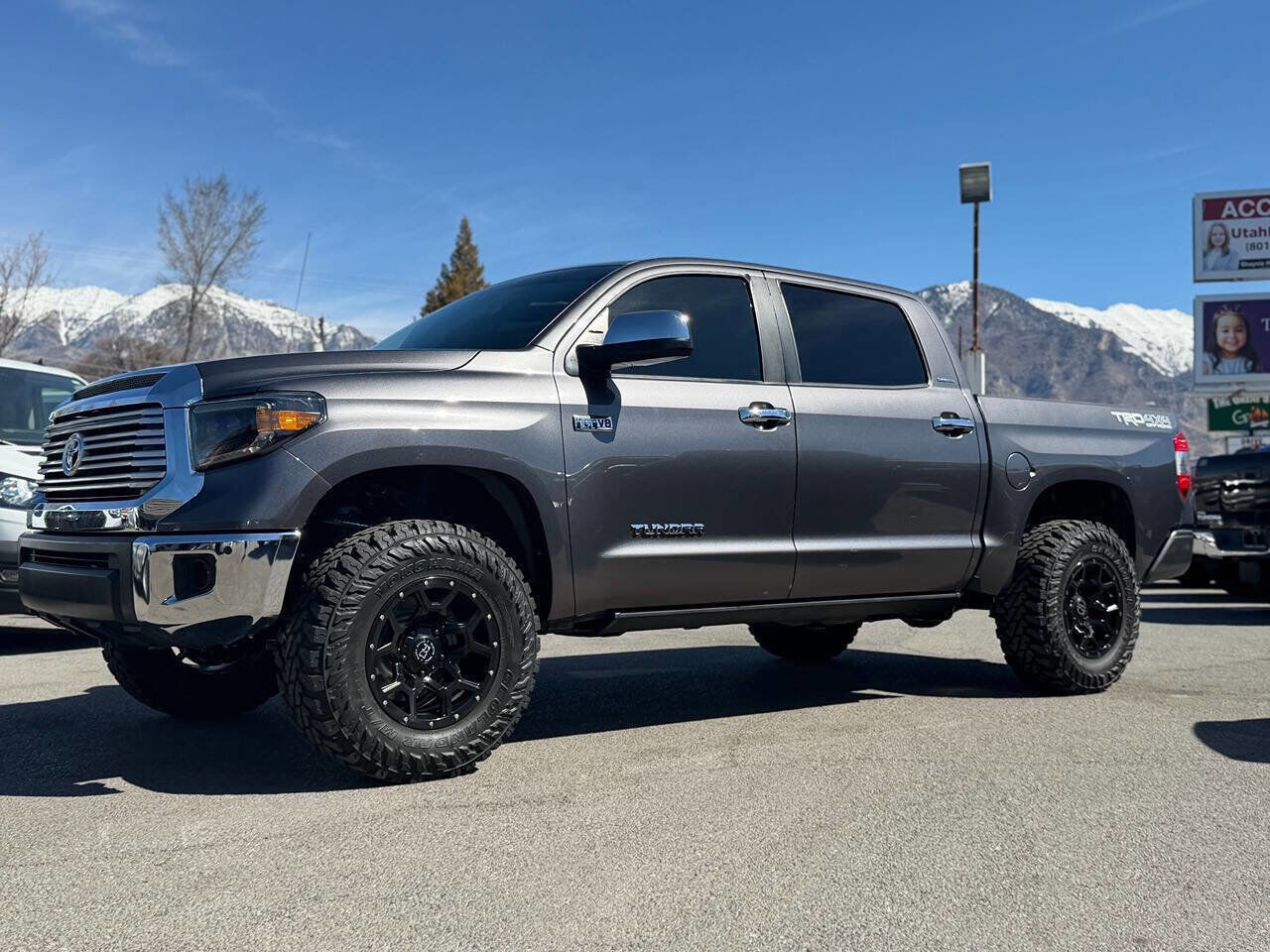 2017 TOYOTA Tundra