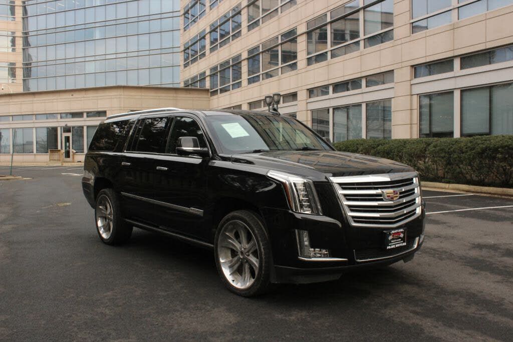 2017 CADILLAC Escalade ESV