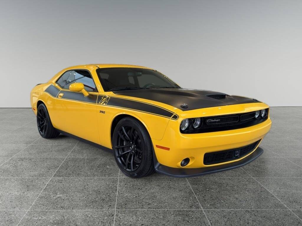 2017 DODGE Challenger