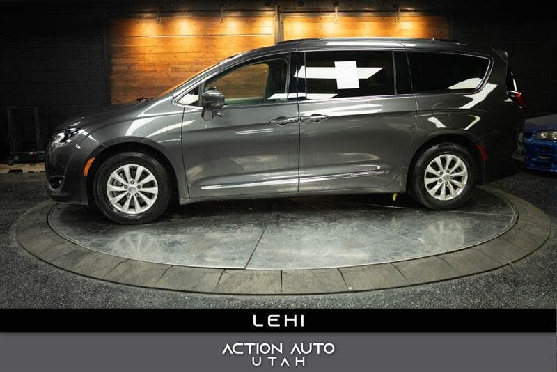 2019 CHRYSLER Pacifica