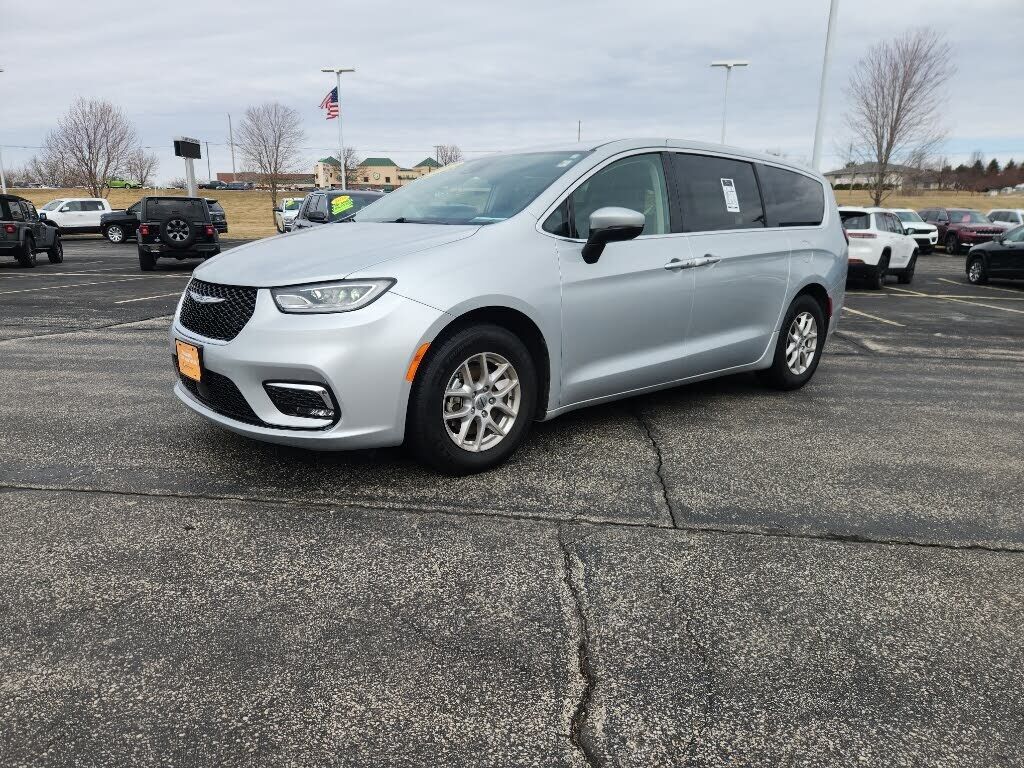 2023 CHRYSLER Pacifica