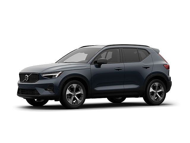 2026 VOLVO XC40