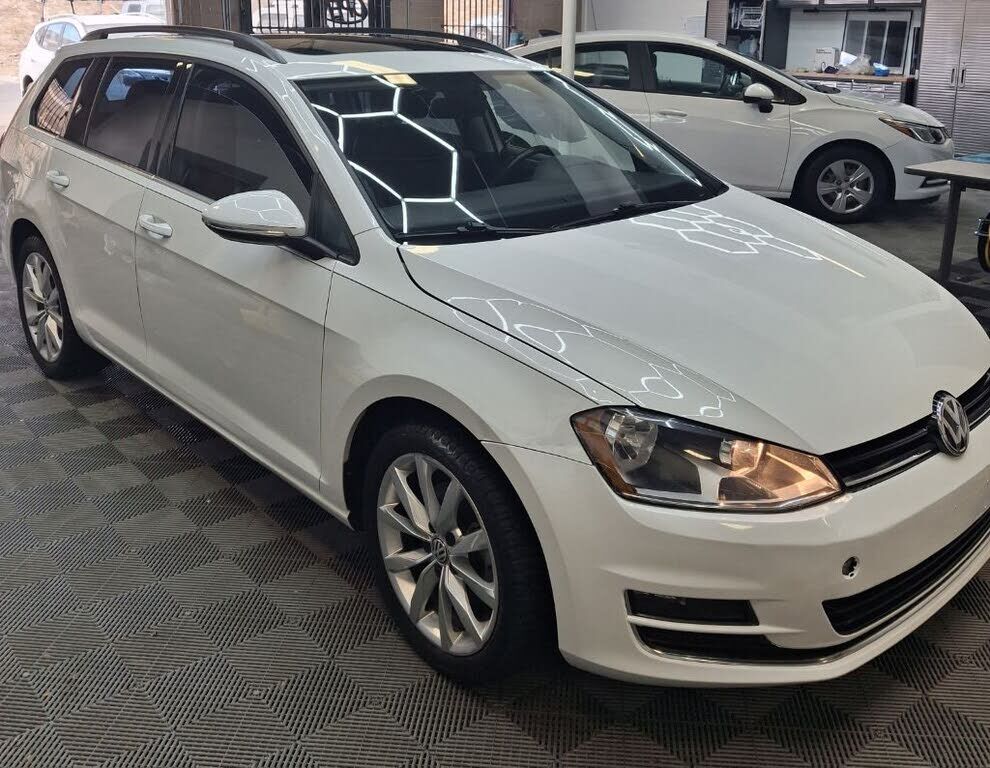 2017 VOLKSWAGEN Golf SportWagen