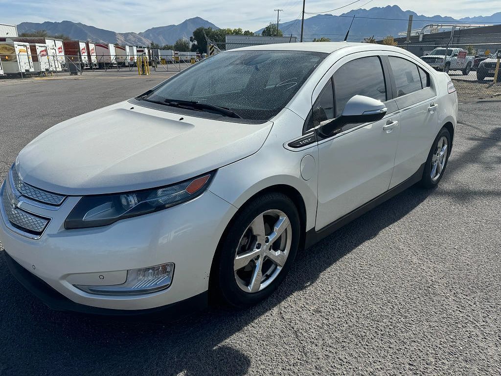 2013 CHEVROLET Volt
