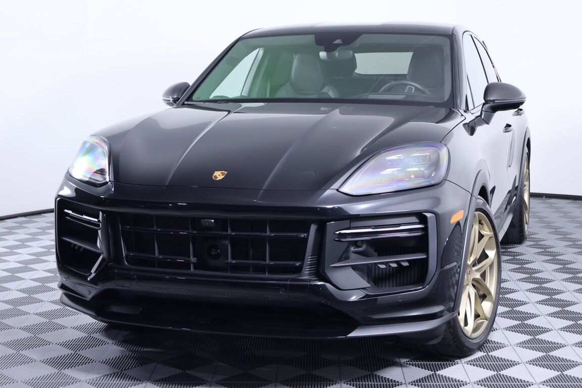 2025 PORSCHE Cayenne