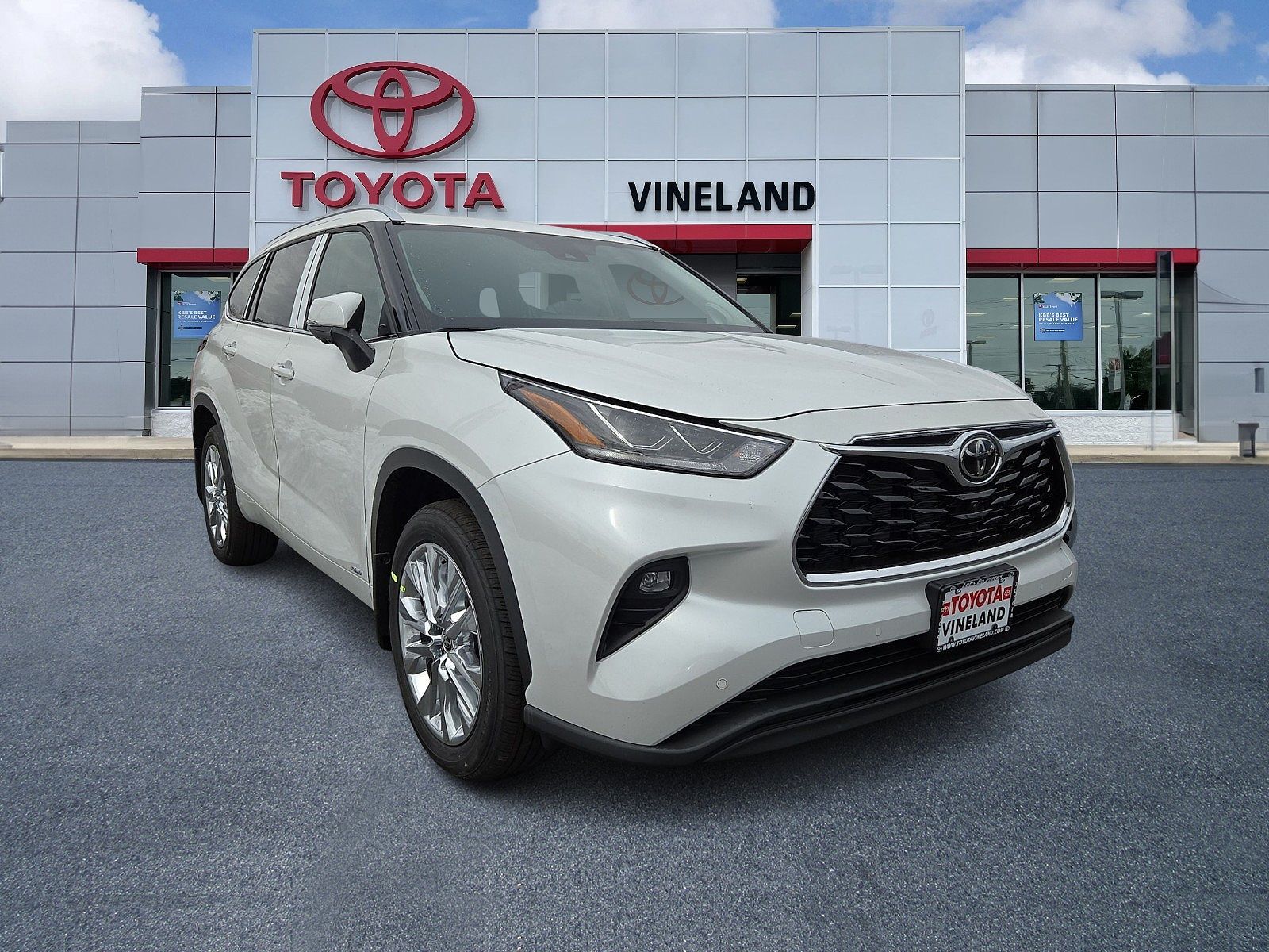 2026 TOYOTA Highlander