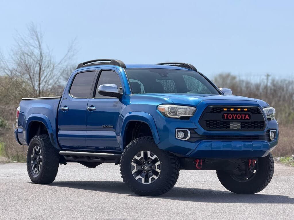 2018 TOYOTA Tacoma