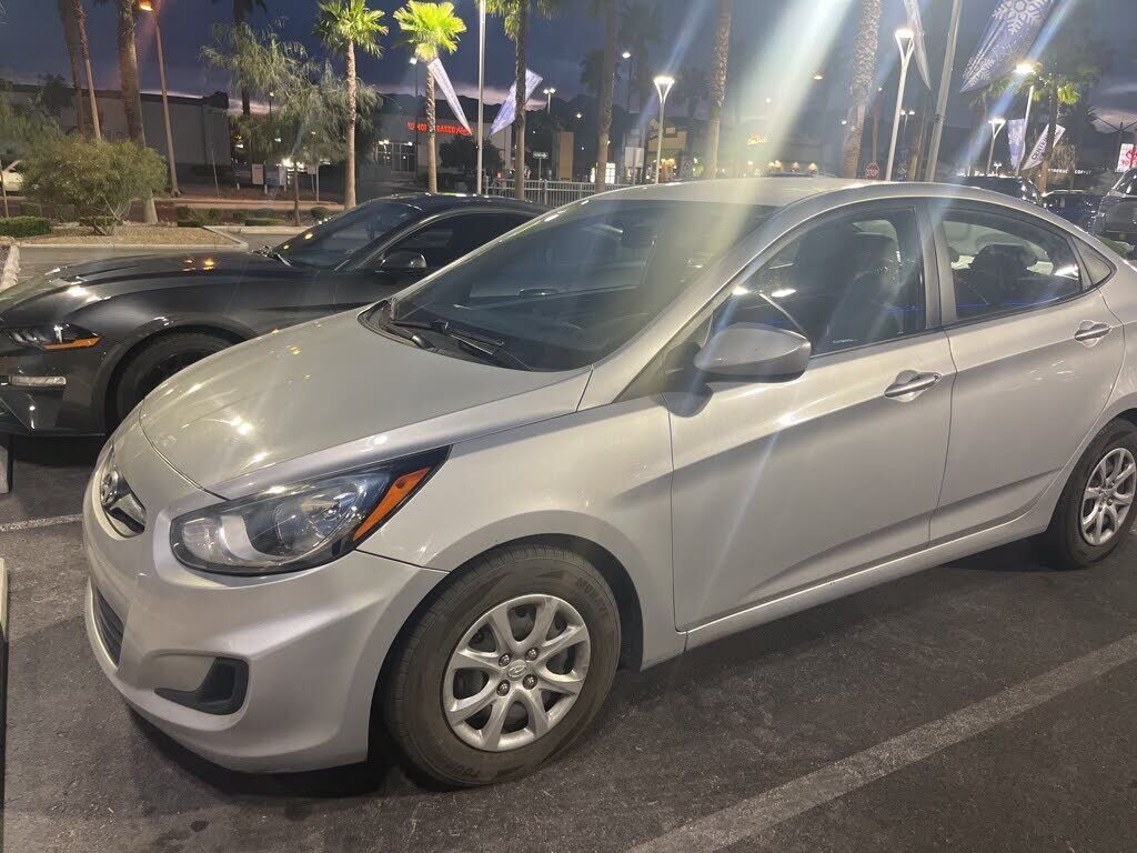 2014 HYUNDAI Accent