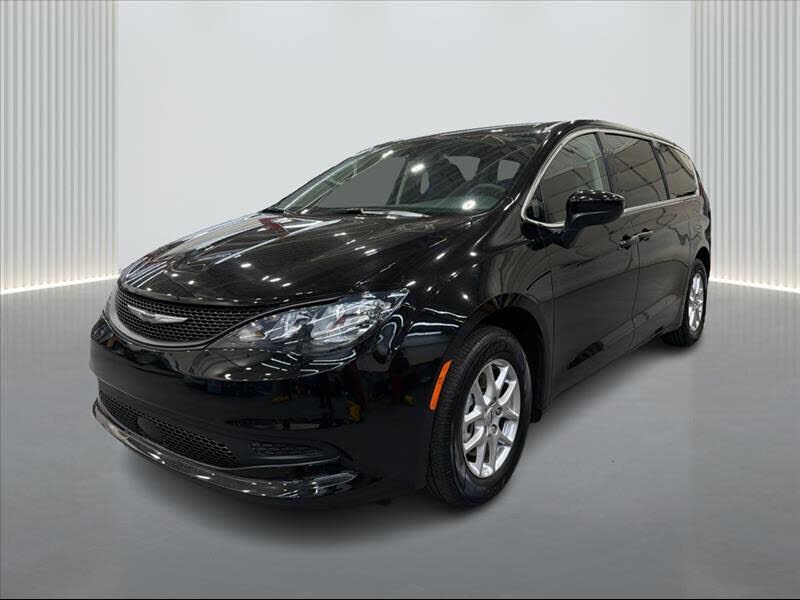 2024 CHRYSLER Voyager