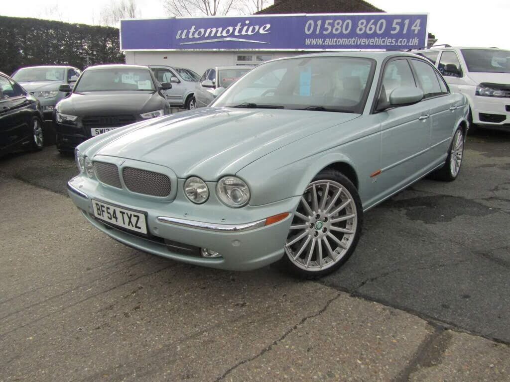 Jaguar XJR