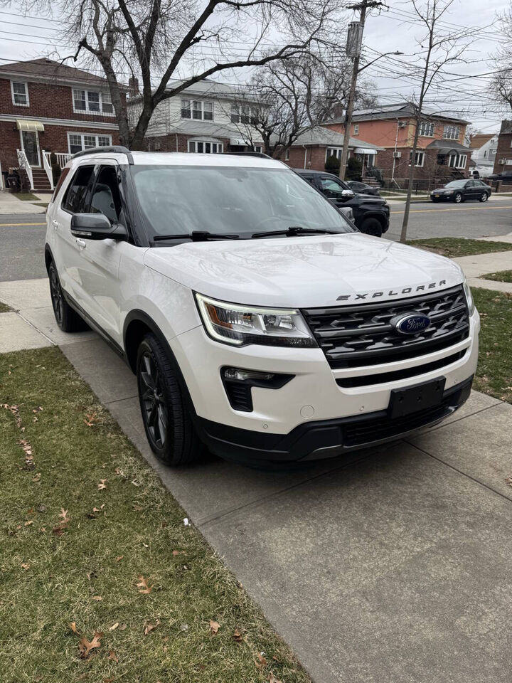 2018 FORD Explorer