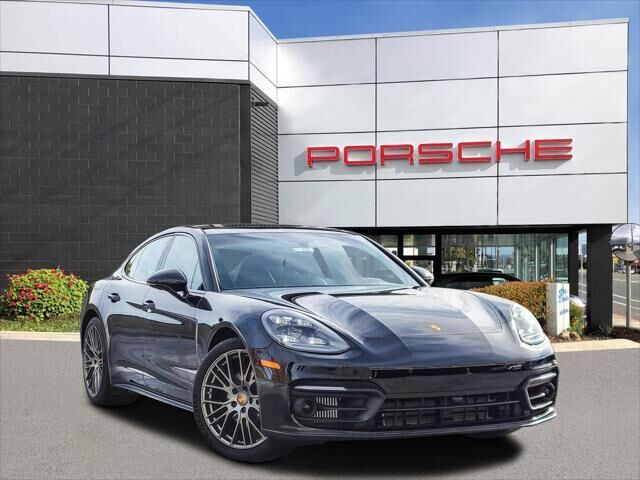 2022 PORSCHE Panamera