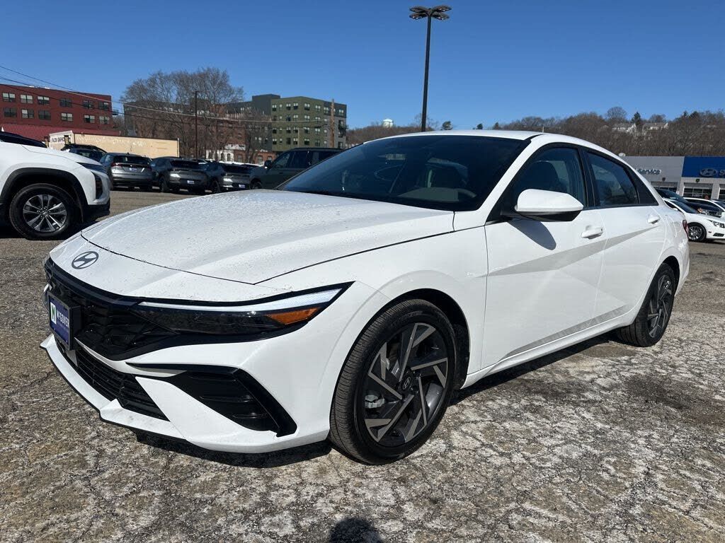 2025 HYUNDAI Elantra