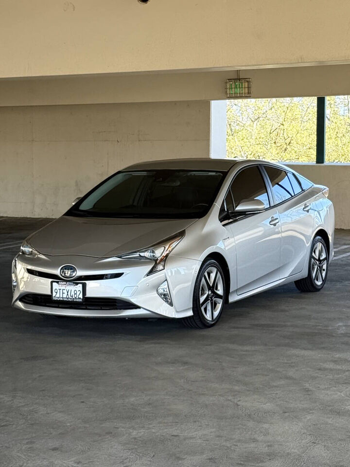 2017 TOYOTA PRIUS