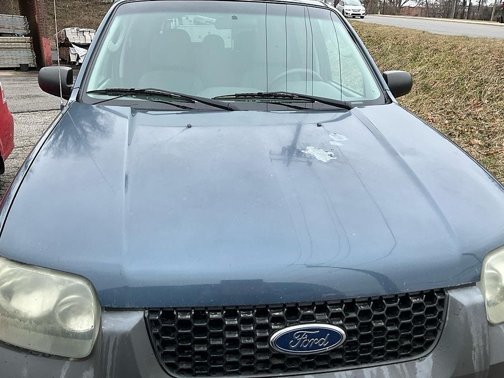 2005 FORD Escape