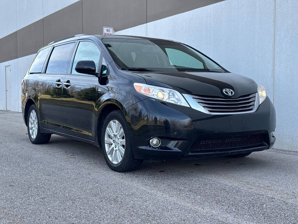 2017 TOYOTA Sienna