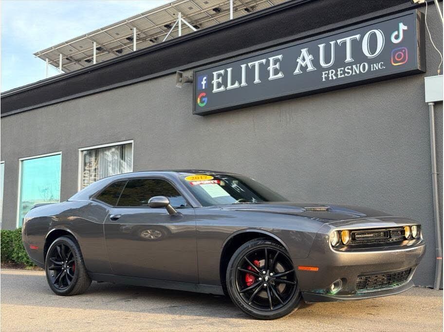 2017 DODGE Challenger