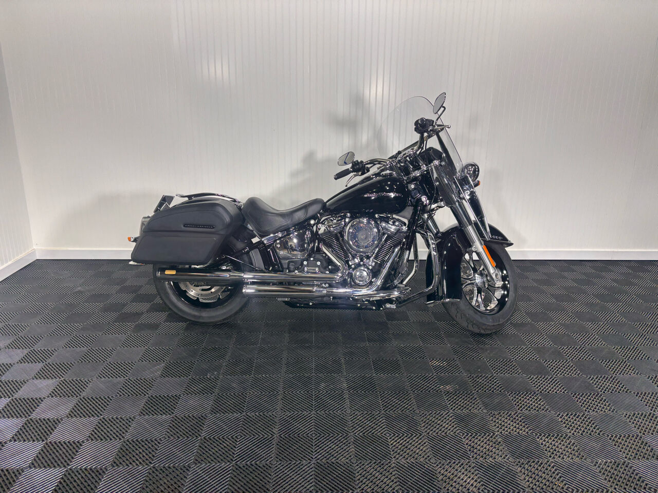 2019 HARLEY DAVIDSON FLDE / Deluxe