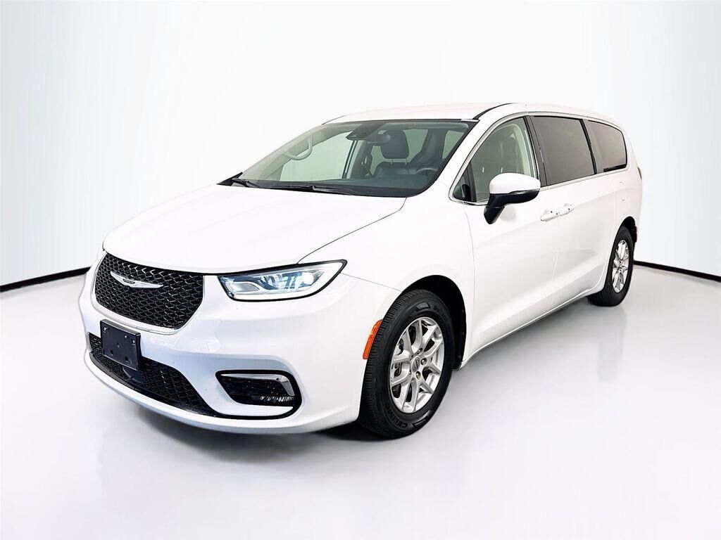 2023 CHRYSLER Pacifica