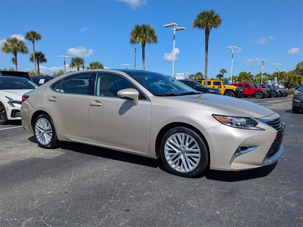 2016 LEXUS ES