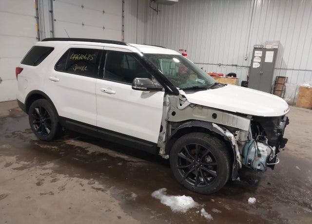2018 FORD Explorer