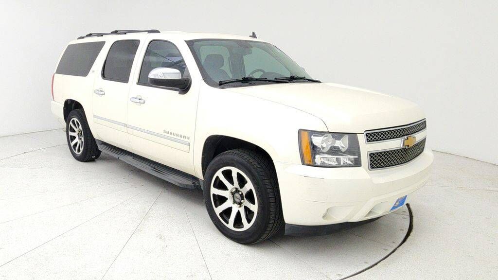 2013 CHEVROLET Suburban