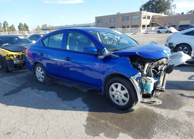 2016 NISSAN Versa