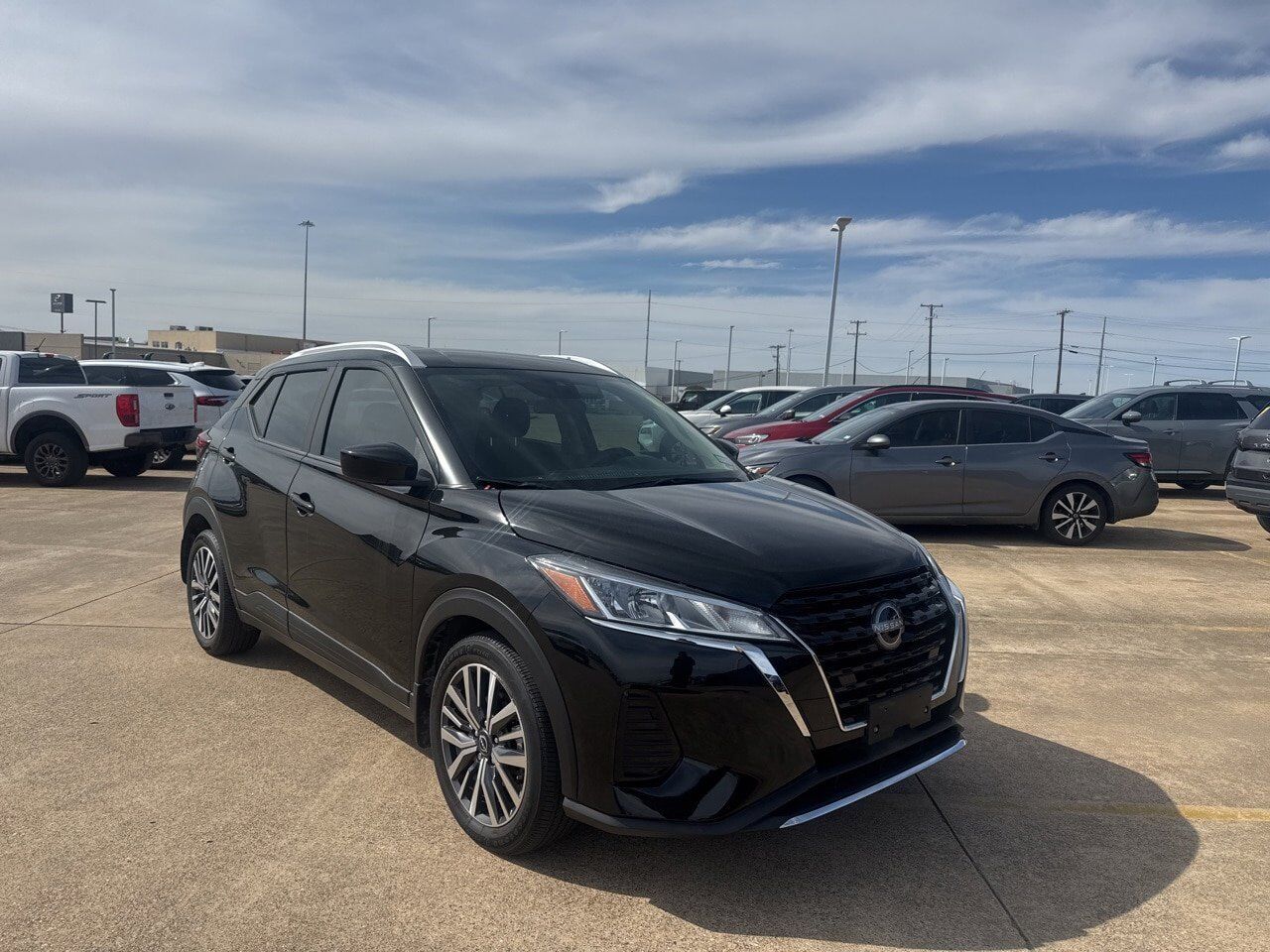 2023 NISSAN Kicks