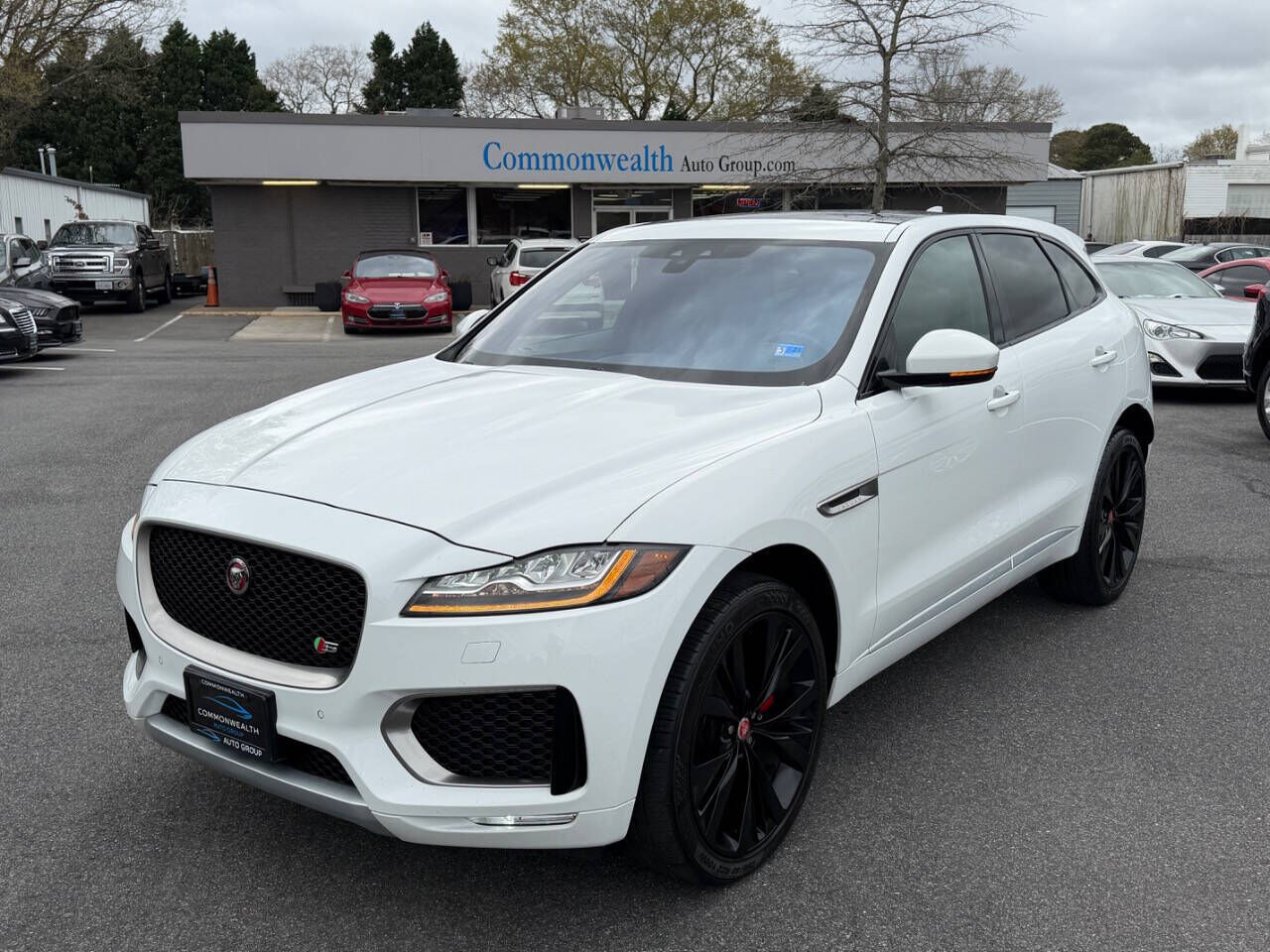 2019 JAGUAR F-Pace