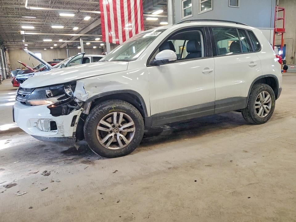 2016 VOLKSWAGEN Tiguan