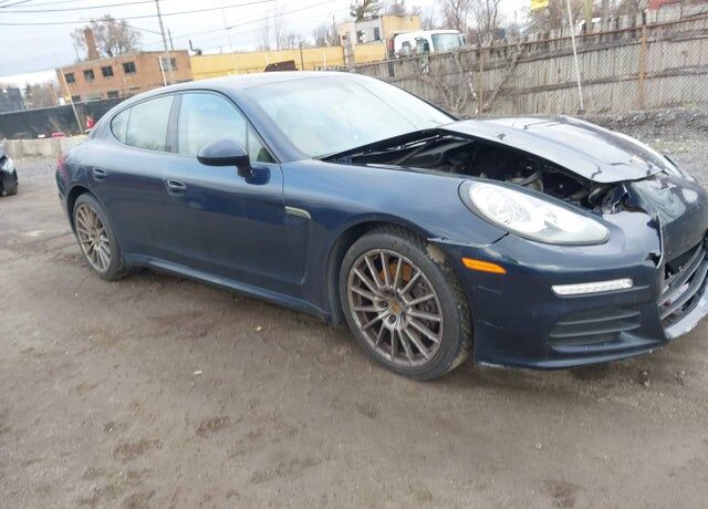 2016 PORSCHE Panamera