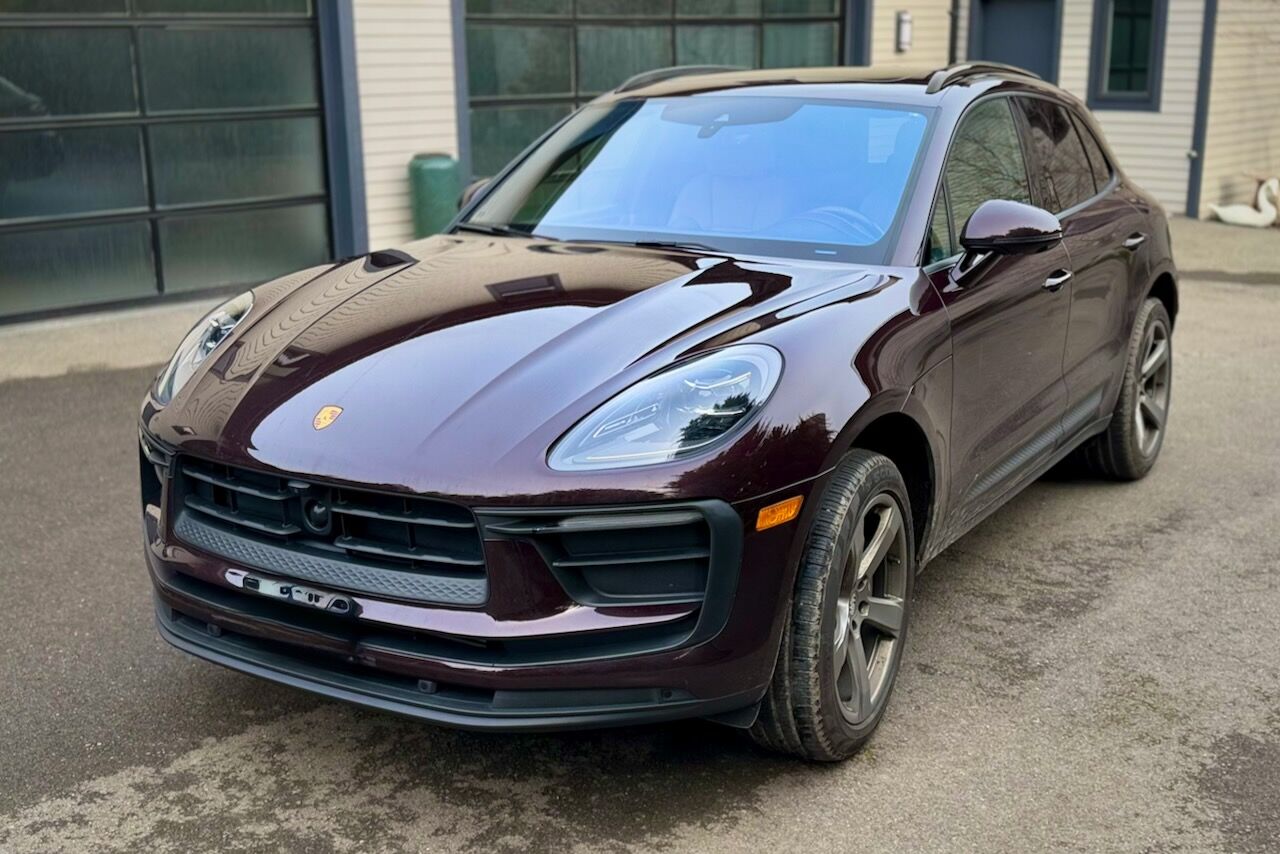 2024 PORSCHE Macan