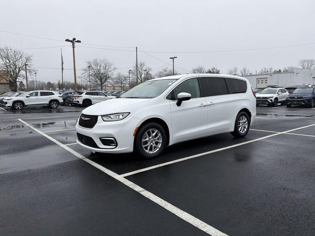 2023 CHRYSLER Pacifica